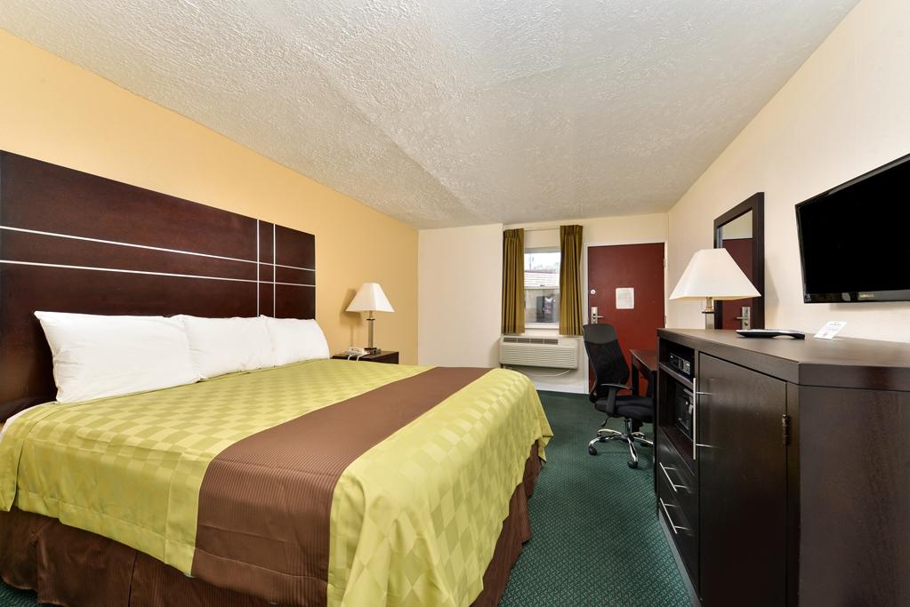 Americas Best Value Inn - Port Jefferson Station - Long Island חדר תמונה