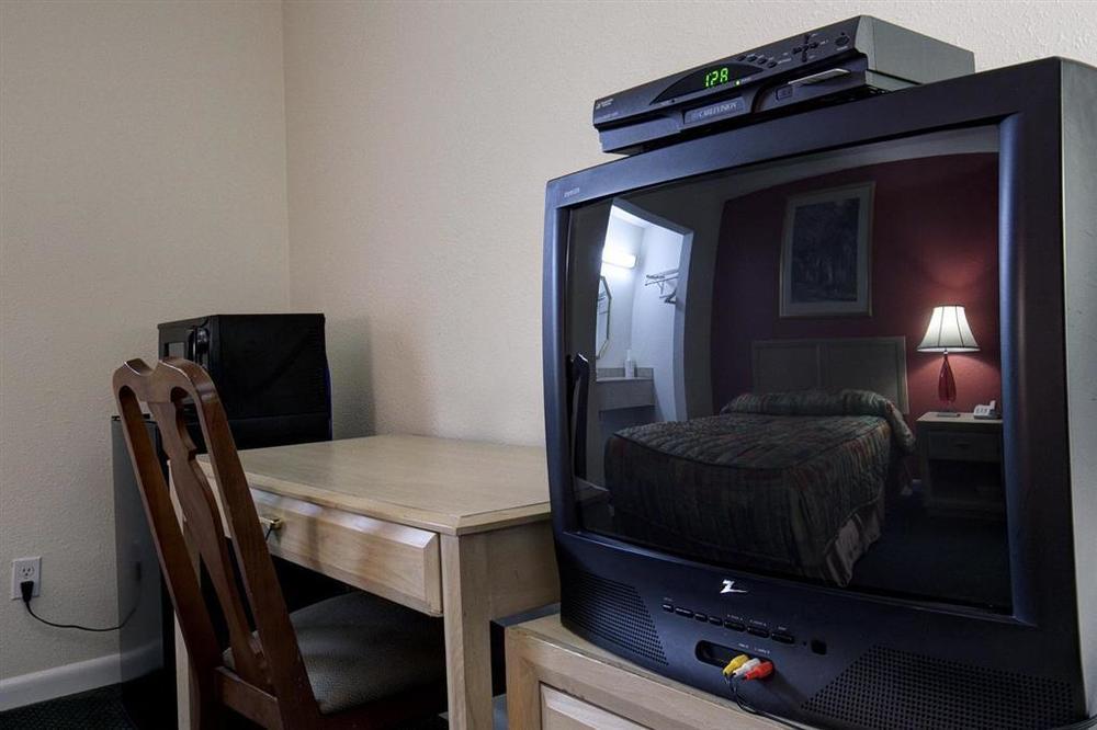 Americas Best Value Inn - Port Jefferson Station - Long Island חדר תמונה