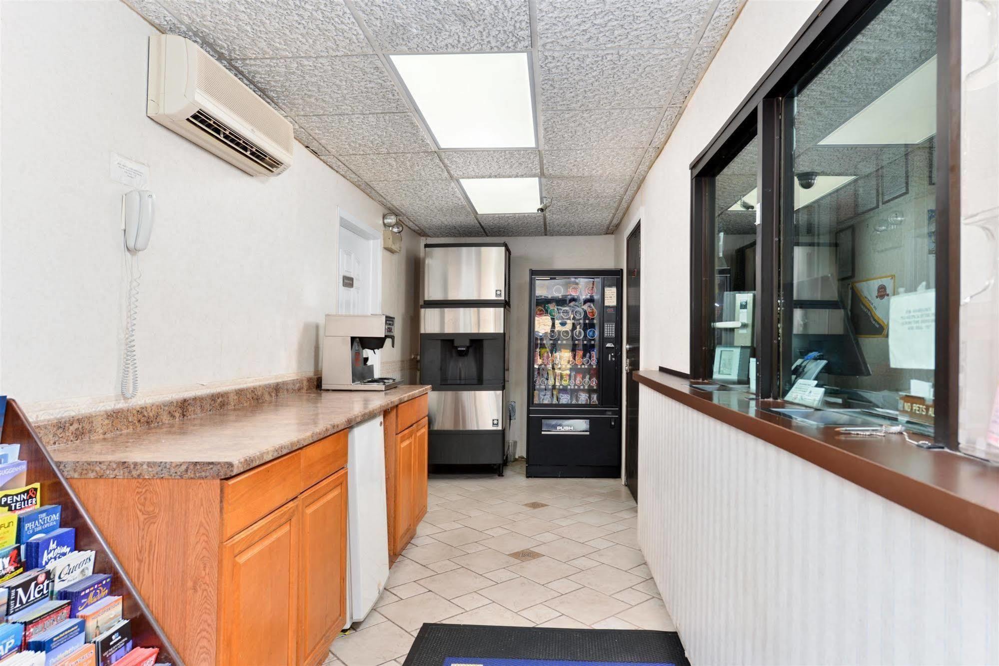 Americas Best Value Inn - Port Jefferson Station - Long Island מראה חיצוני תמונה